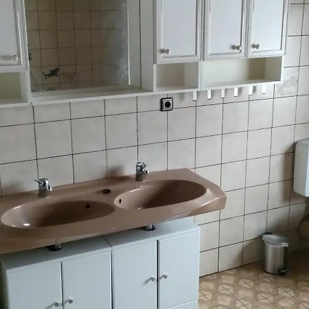 Kaefer E Апартаменты *